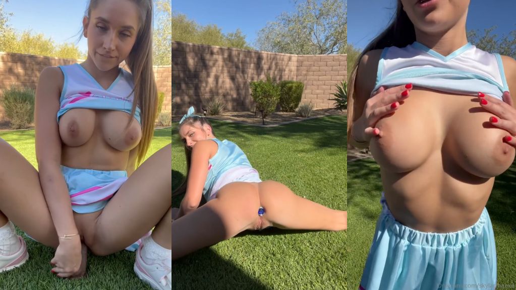Skylarmaexo Masturbates And Fucked Her Pussy In The Garden With An Anal Plug Onlyfans Video Leaked
