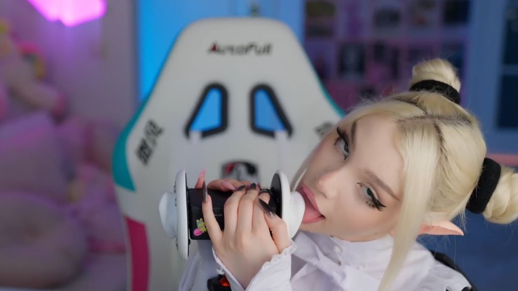 Alice Delish Horny Babe ASMR Ear Licking And Kissing Onlyfans Video Leaked
