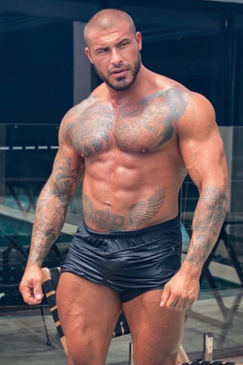 Mr Iconic